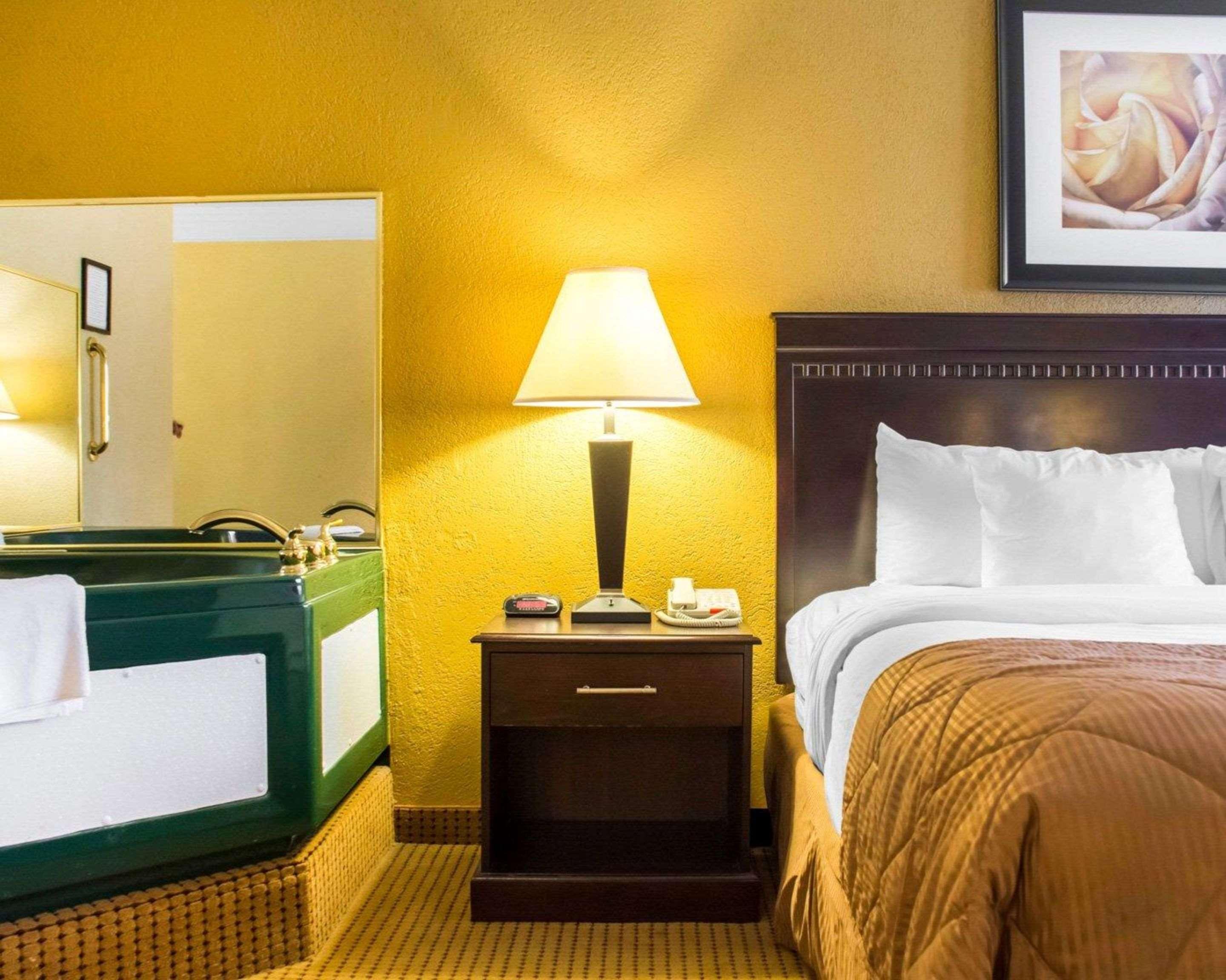 Quality Inn And Suites Fairgrounds - Syracuse Seneca Knolls Zewnętrze zdjęcie