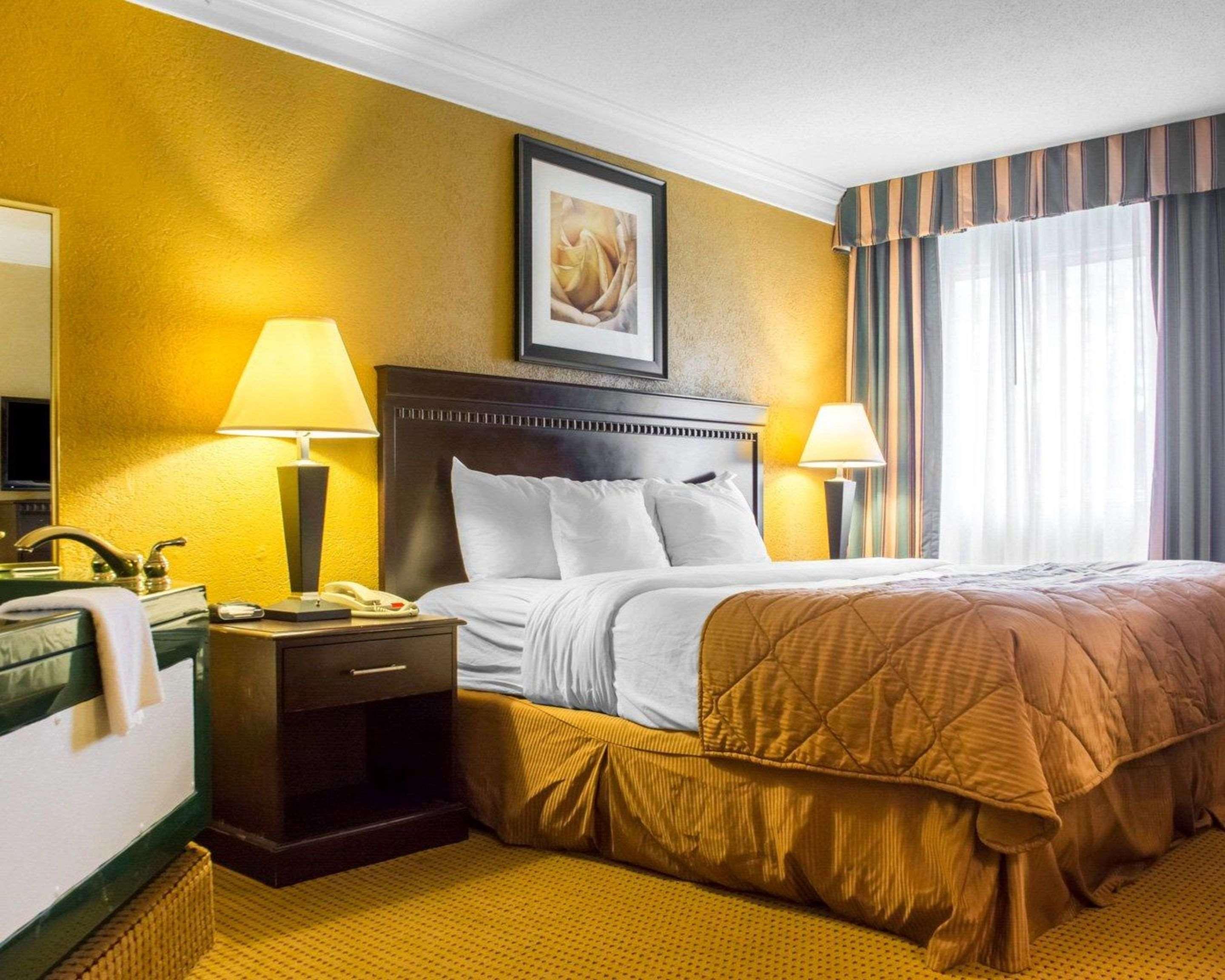 Quality Inn And Suites Fairgrounds - Syracuse Seneca Knolls Zewnętrze zdjęcie