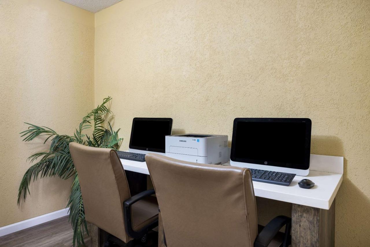 Quality Inn And Suites Fairgrounds - Syracuse Seneca Knolls Zewnętrze zdjęcie