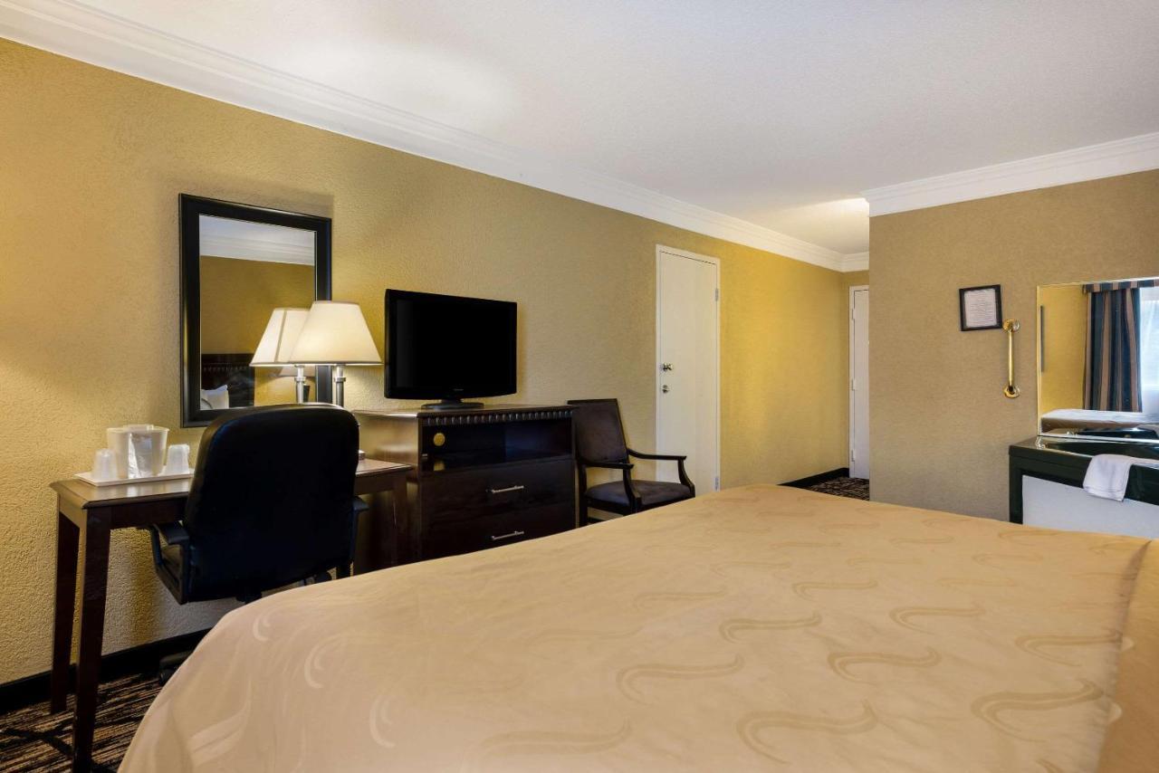Quality Inn And Suites Fairgrounds - Syracuse Seneca Knolls Zewnętrze zdjęcie