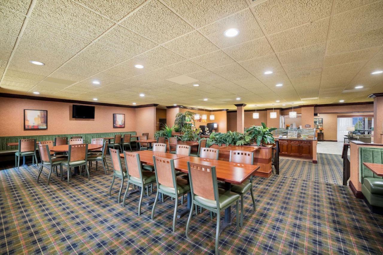 Quality Inn And Suites Fairgrounds - Syracuse Seneca Knolls Zewnętrze zdjęcie