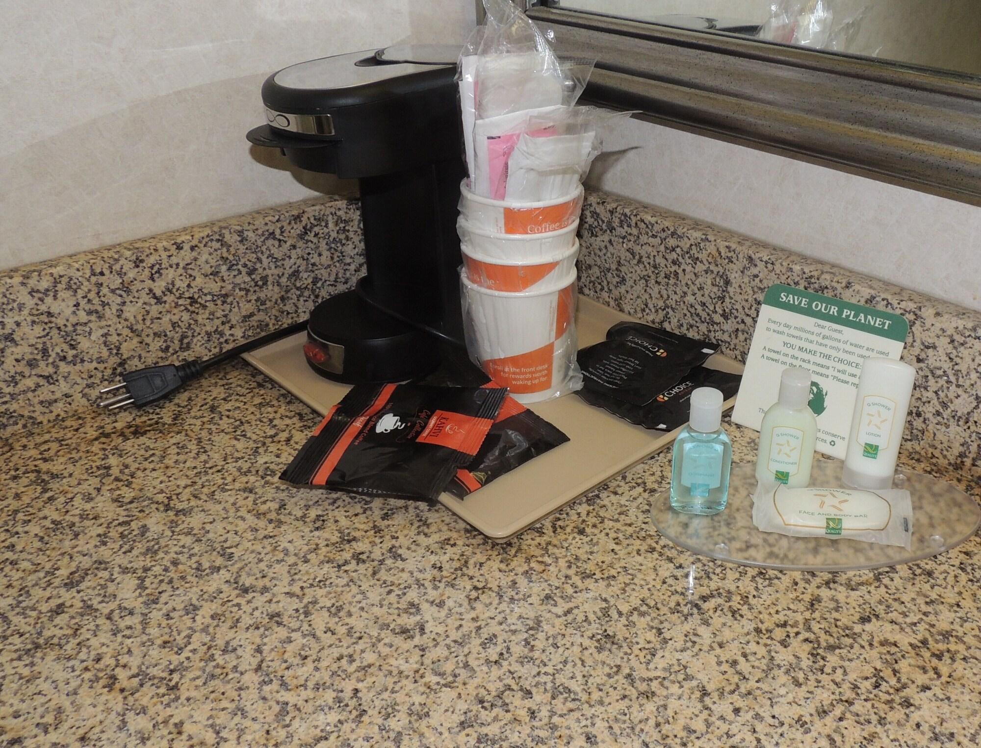 Quality Inn And Suites Fairgrounds - Syracuse Seneca Knolls Zewnętrze zdjęcie